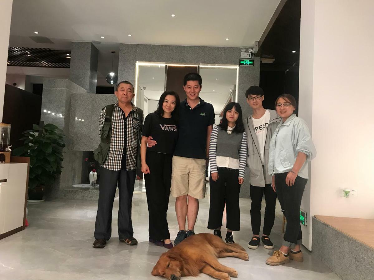 張家界武陵源北岸輕奢客棧 森林公園店 Hotel Жангжиаже Екстериор снимка